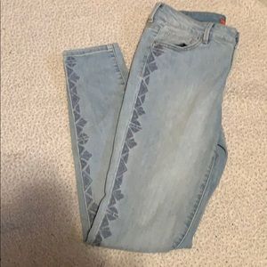 Chelsea & Violet size 29 Felecia jeans
